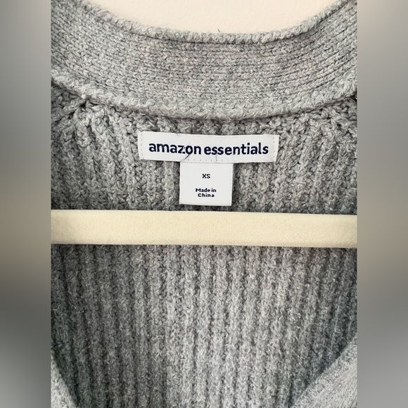 Amazon Essentials Women’s Soft Touch Ribbed Blouson Cardigan - Picture 6 of 7